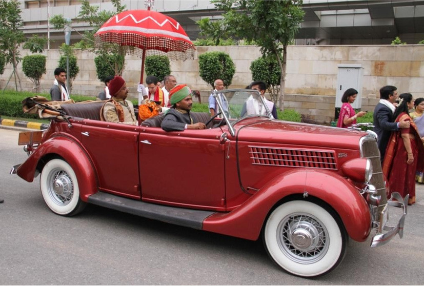 Ford V8 Early 1935 (Cherry Red)